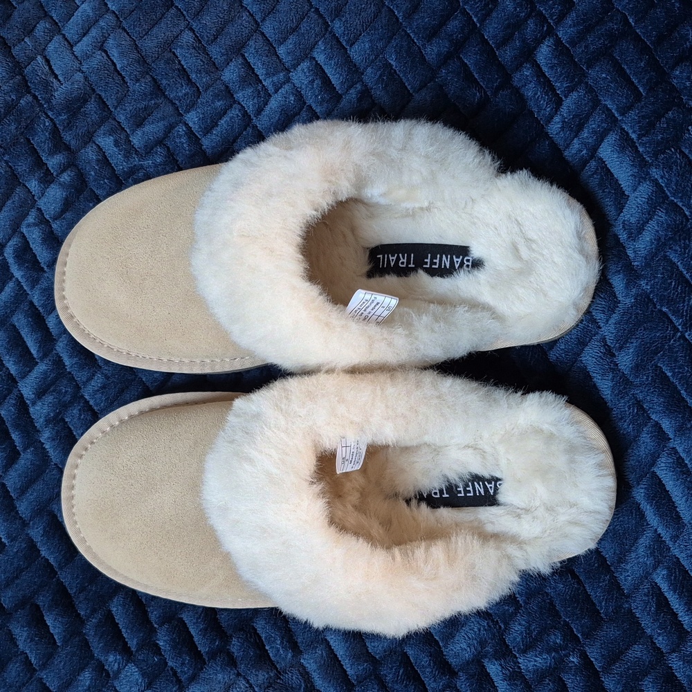 Banff Trail Tan Suede Faux Fur-Lined Slippers Size 8, New With Tags - Picture 4 of 12